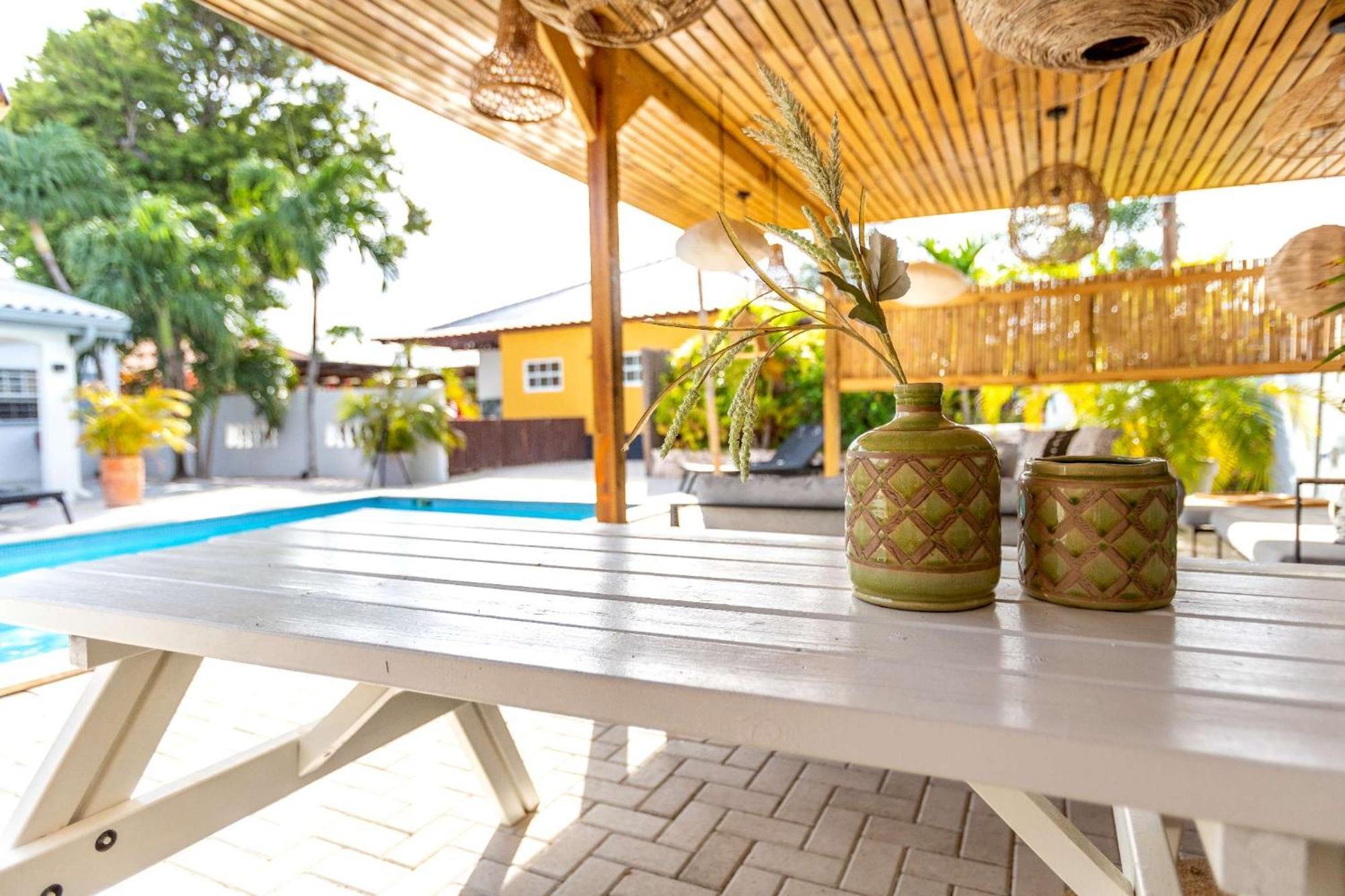 J&L Resort Willemstad Bagian luar foto