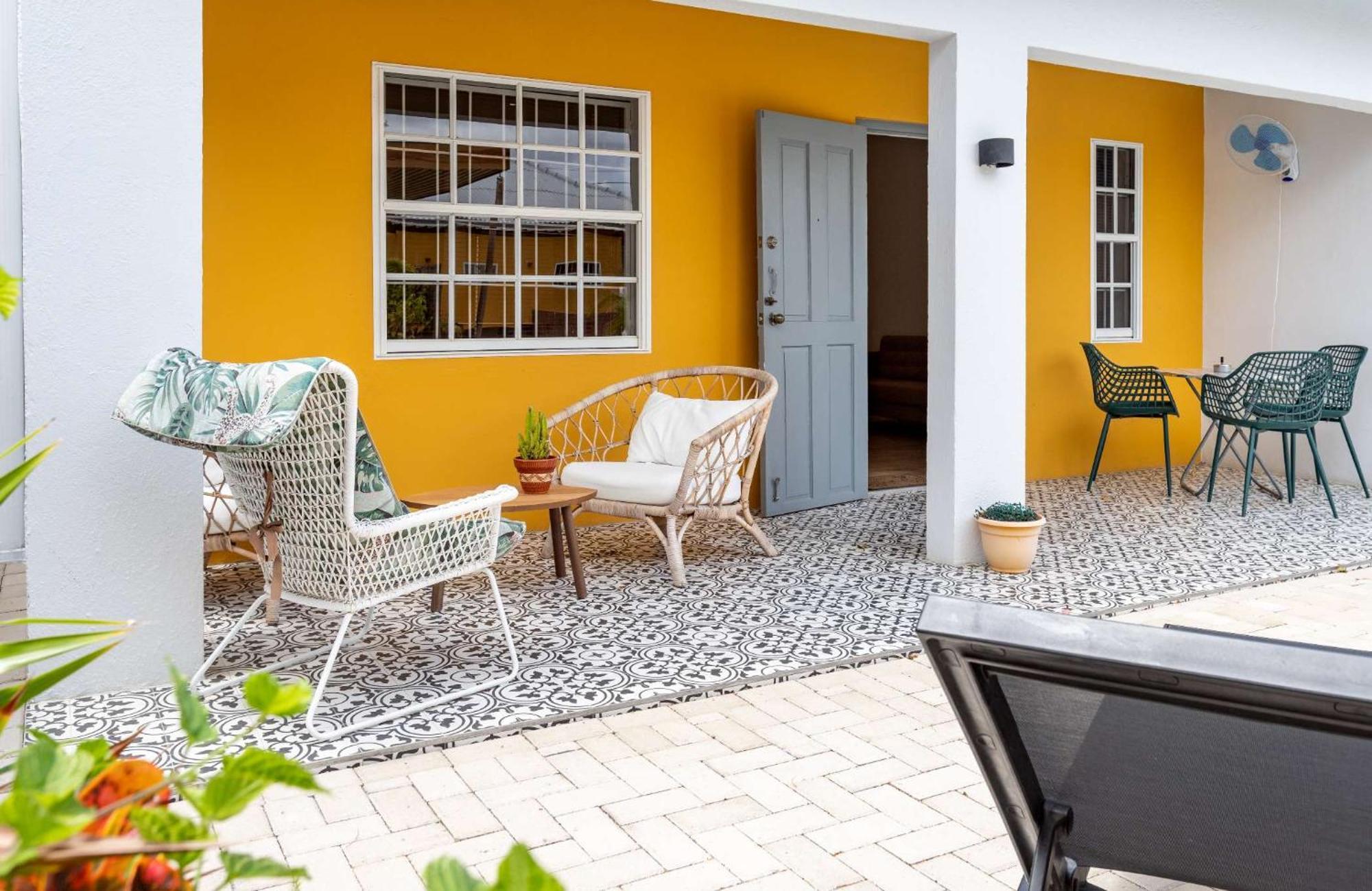 J&L Resort Willemstad Bagian luar foto